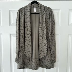 90 Degree by Reflex green leopard open front longline cardigan, size S